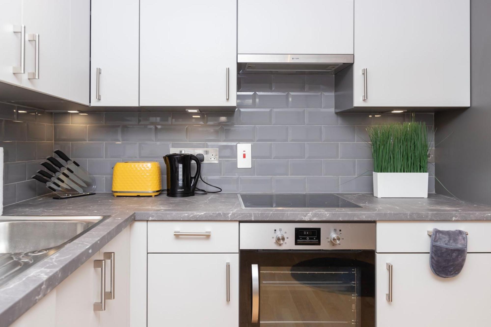 Cosy Ground Floor Apartment Лондон Экстерьер фото