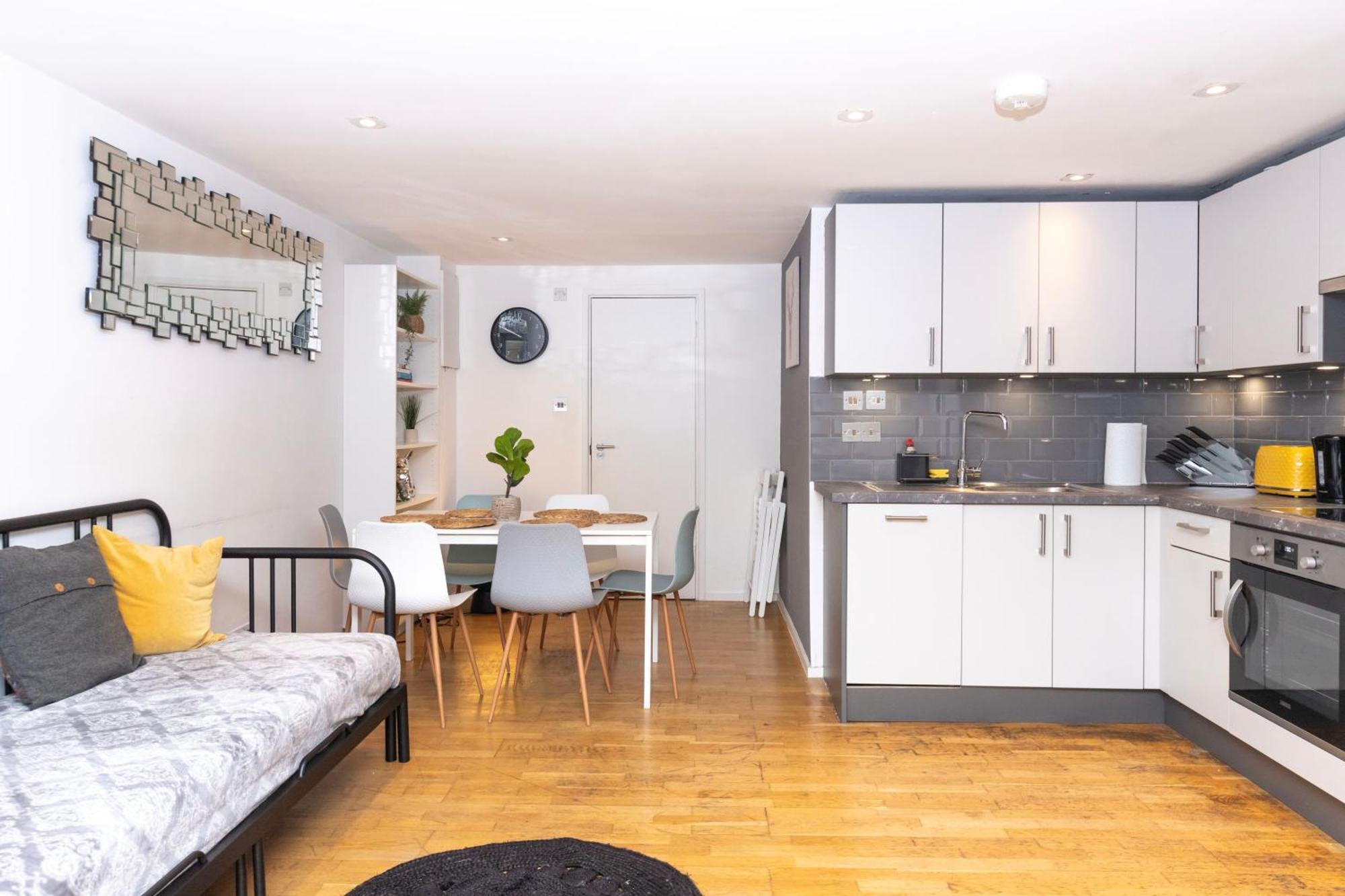 Cosy Ground Floor Apartment Лондон Экстерьер фото